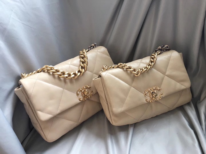 CHANEL 샤넬 플랩백 베이지