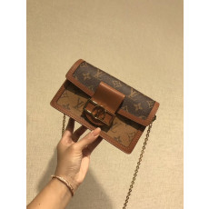 LOUIS VUITTON 루이비통 도핀 체인 미니백 M68746