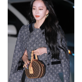 [배우 한예슬] LOUIS VUITTON 루이비통 부아트 샤포 수플 백 M52294
