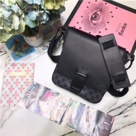 GUCCI 구찌 남성용 숄더백 473877-1