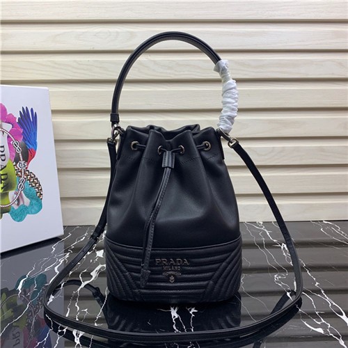 PRADA 프라다 버킷백 1BH038 신상