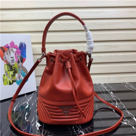 PRADA 프라다 버킷백 1BH038 신상