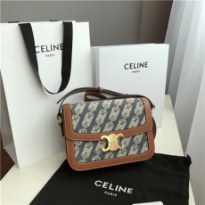 CELINE 셀린느 메일론 트리오페 숄더백 C145579