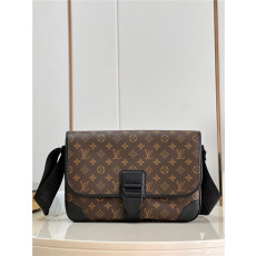 LOUIS VUITTON 루이비통 아치 메신저 MM M46328
