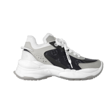 49위 LOUIS VUITTON 루이비통 남성용 런 55 스니커즈 1AD2MP