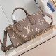 LOUIS VUITTON 루이비통 온더고 이스트 웨스트 토트백&숄더백 M23640