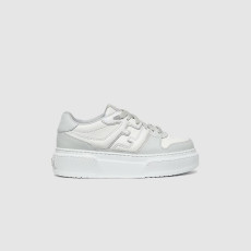 FENDI 펜디 가죽 플랫폼 로우탑 8E8571