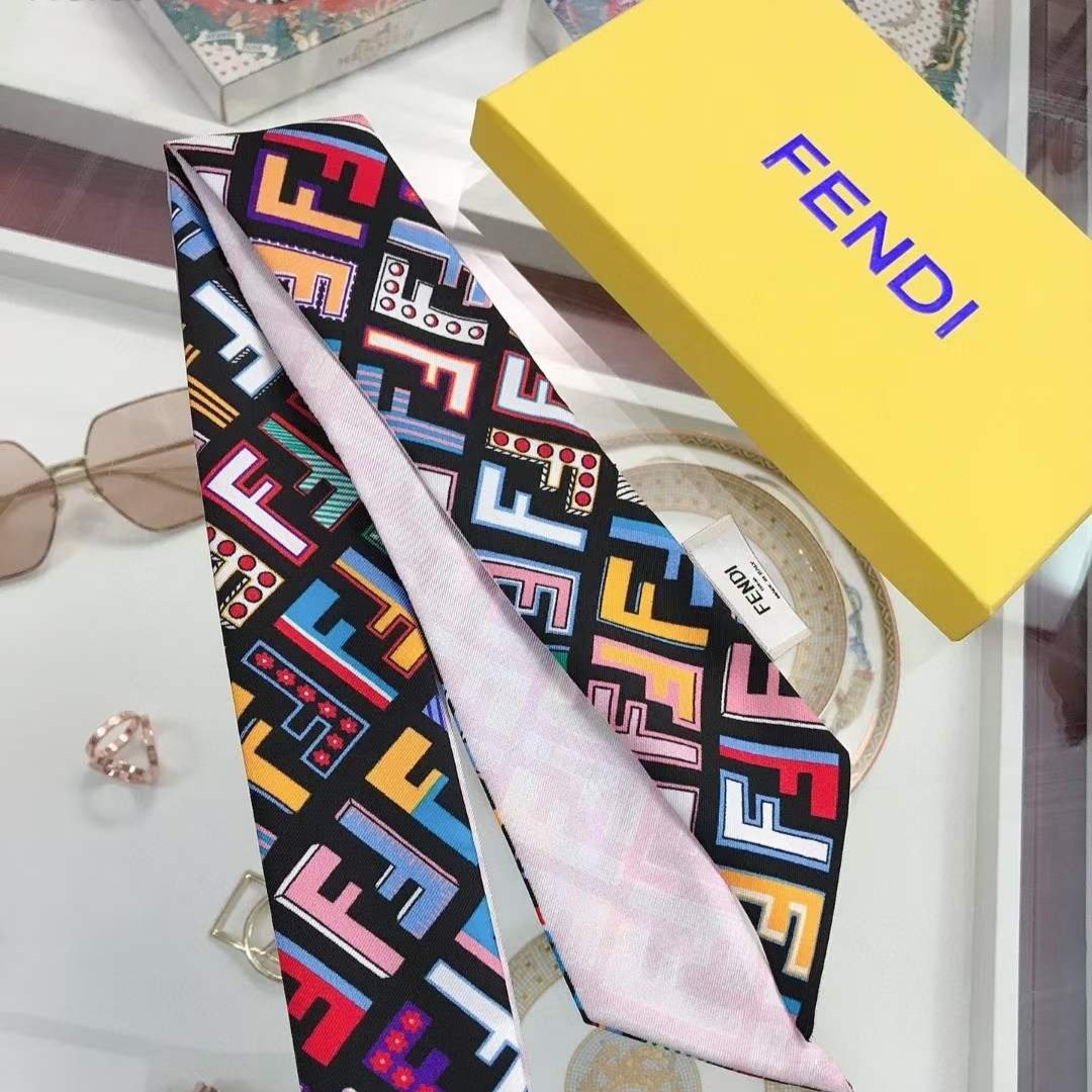 FENDI 펜디 멀티컬리 쁘띠 실크 방도 2COLOR