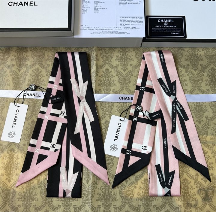 CHANEL 샤넬 쁘띠 실크 방도