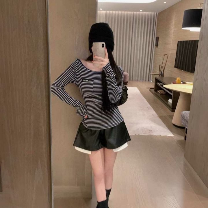 MIUMIU 미우미우 스트라이프 오프숄더 티셔츠 2COLOR