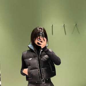 PRADA 프라다 베스트 패딩