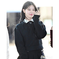 PRADA 프라다 트라이앵글 넥플레이트 맨투맨