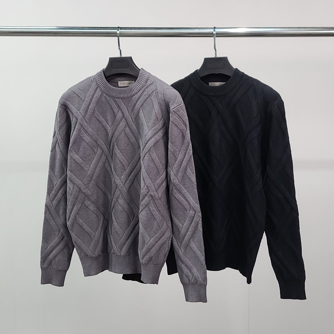 BOTTEGA VENETA 보테가베네타 엠보라인 캐시미어 울 니트