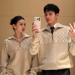 ●11월 판매 4위● LOUIS VUITTON 루이비통 리브드 울 하프 지퍼 니트