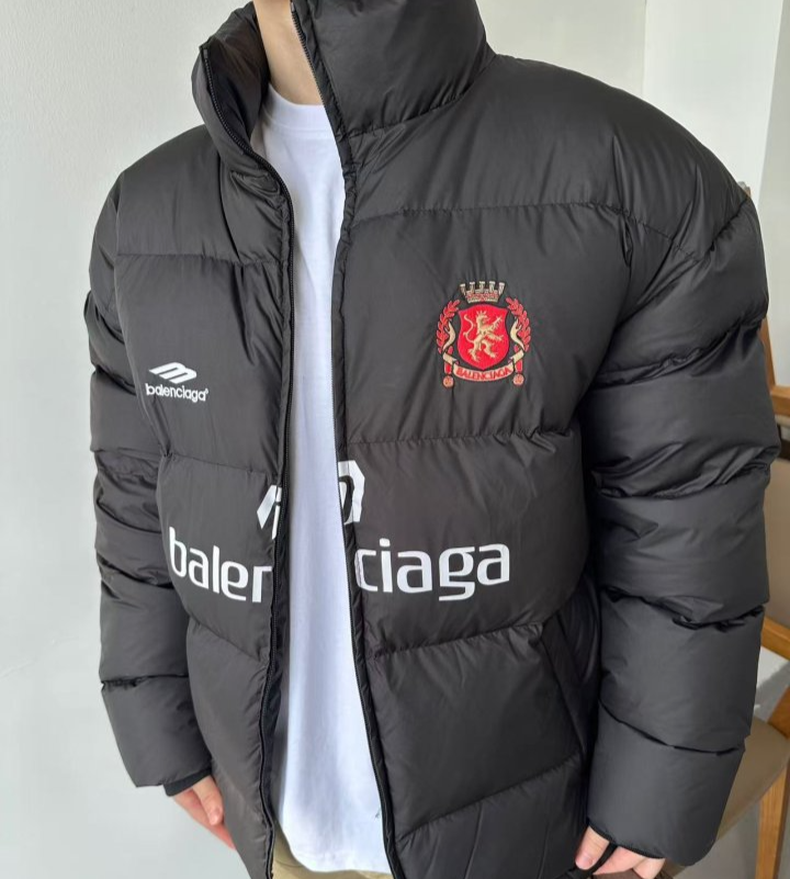 BALENCIAGA 발렌시아가 사커 시리즈 다운 패딩
