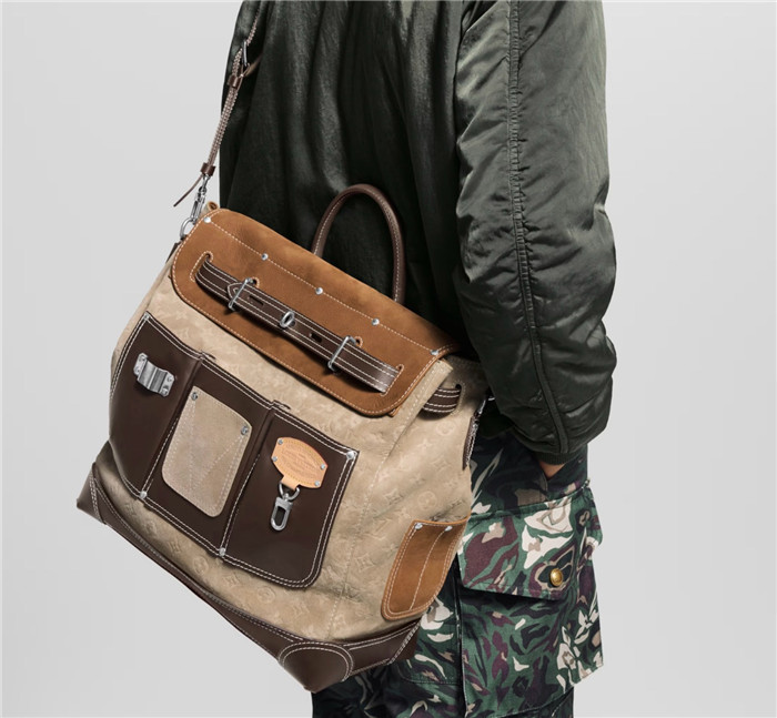 LOUIS VUITTON 루이비통 스티머 40 크로스백 M26019