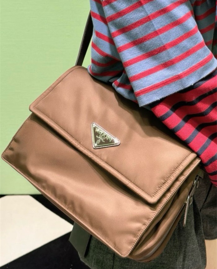 PRADA 프라다 리나일론 라지 메신져백 1BD256