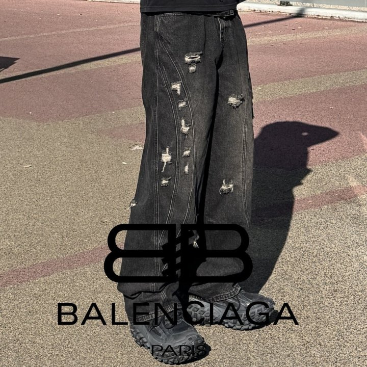 BALENCIAGA 발렌시아가 트위스트 절개 데미지 와이드 청바지