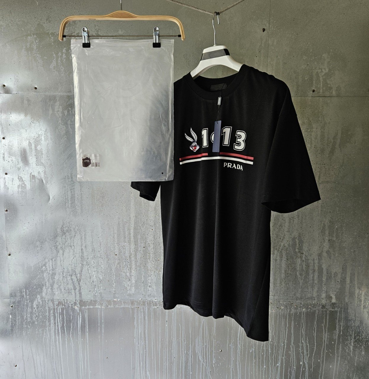 PRADA 프라다 1913 바니 티셔츠