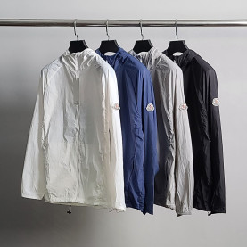 ●4월 판매 3위● MONCLER 몽클레어 로고와펜 클래식 윈드자켓